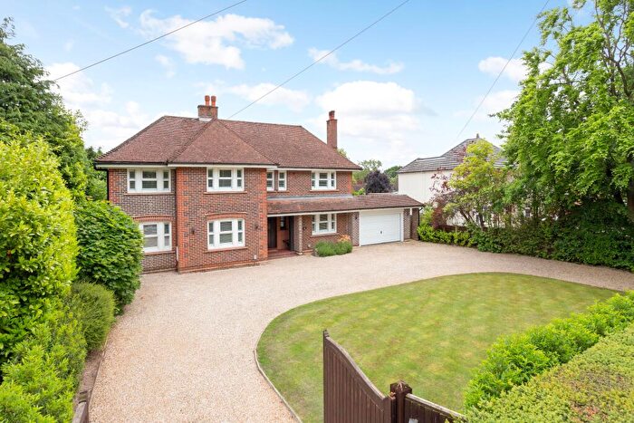 5 Bedroom Detached House For Sale In Avenue Road, Farnborough, GU14