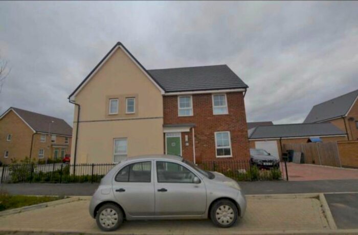 3 Bedroom Property To Rent In Port Line Road, Brooklands, Milton Keynes MK10