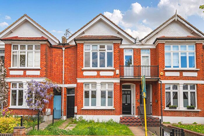 6 Bedroom Property To Rent In Wimbourne Gardens, Ealing, London, W13
