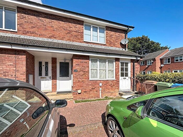 2 Bedroom Flat For Sale In Station Court, Hornsea, HU18