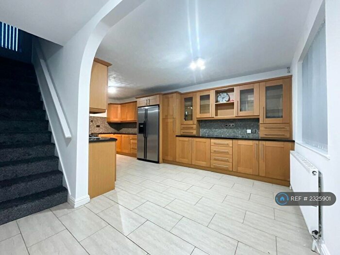 3 Bedroom Terraced House To Rent In Mansfield Crescent, Armthorpe, Doncaster, DN3