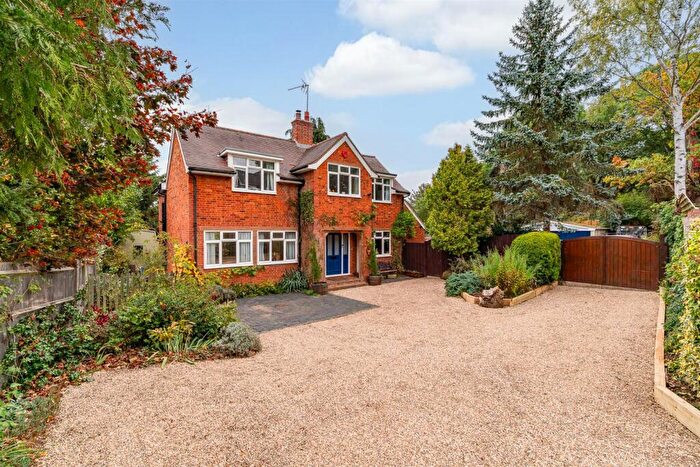 4 Bedroom Detached House For Sale In Digswell Lane, Welwyn, AL6