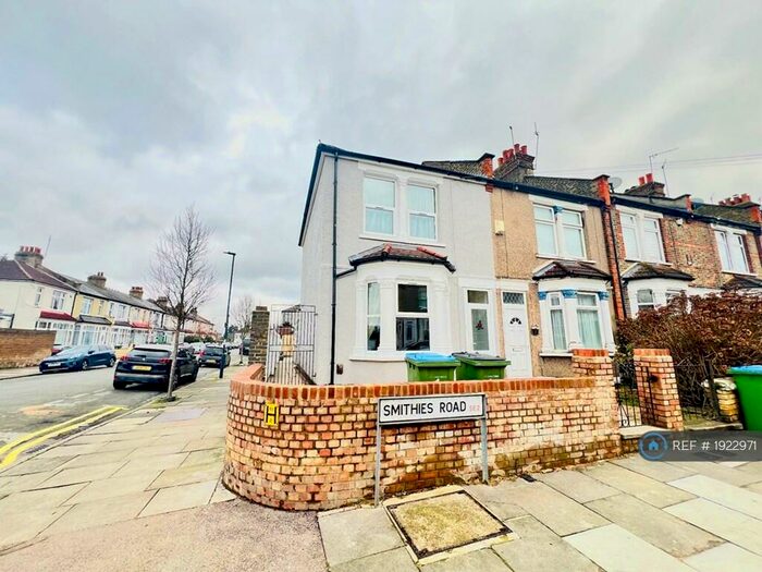 3 Bedroom End Of Terrace House To Rent In Smithies Road, London, SE2