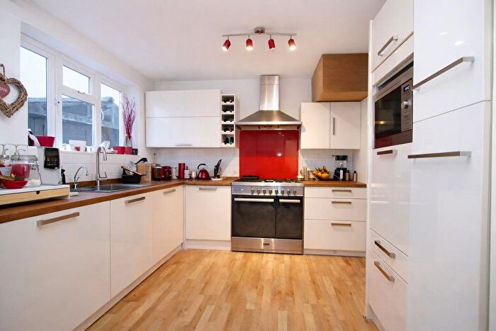 4 Bedroom Semi Detached House For Sale In Featherstone Gardens, Borehamwood, WD6