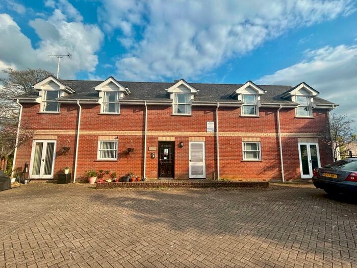 1 Bedroom Flat To Rent In Anstey Road, Alton, GU34