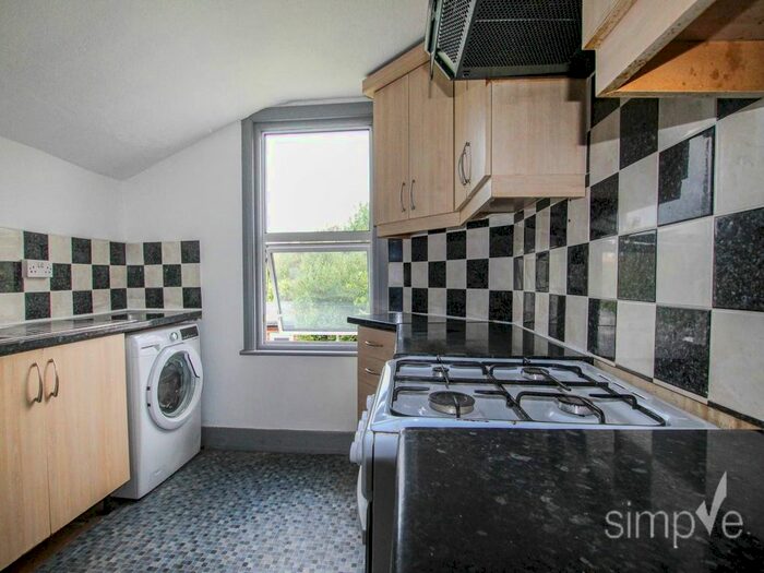 2 Bedroom Flat To Rent In Queens Road, Southall, Middlesex, UB2