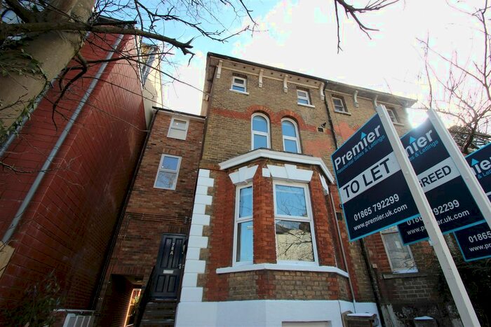 1 Bedroom Flat To Rent In St Clements Street, Oxford, Oxfordshire, OX4