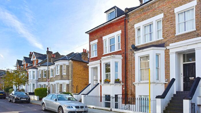 2 Bedroom Flat To Rent In Haldon Road, London, SW18