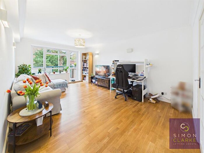 1 Bedroom Apartment To Rent In Holders Hill Road, London, NW4