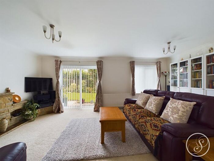 5 Bedroom Detached House For Sale In Oakdale Meadow, Leeds, LS14