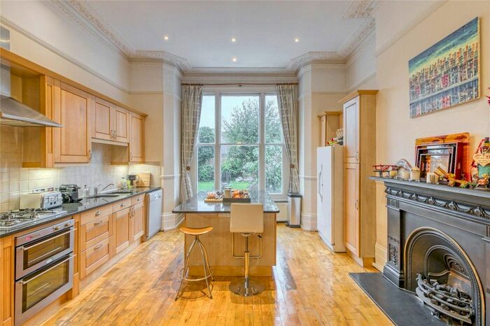 5 Bedroom Flat To Rent In Priory Road, South Hampstead, NW6