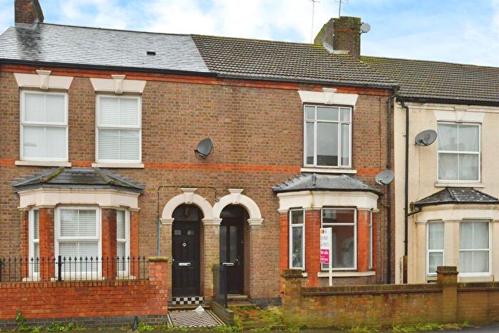 3 Bedroom Terraced House For Sale In Cambridge Street, Wolverton, Milton Keynes, MK12