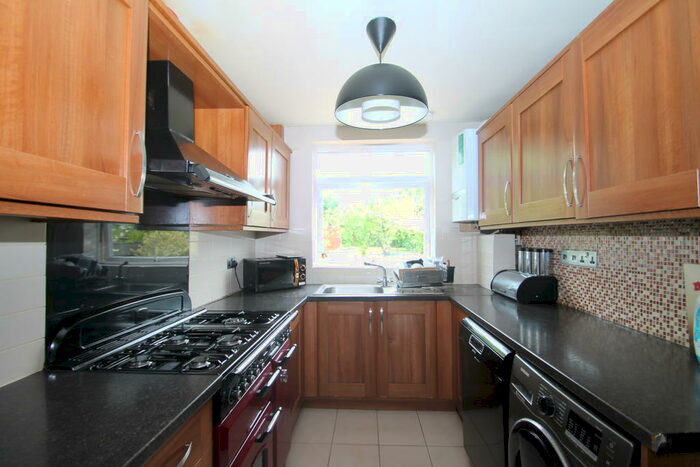 4 Bedroom House To Rent In Ingram Road, CR7