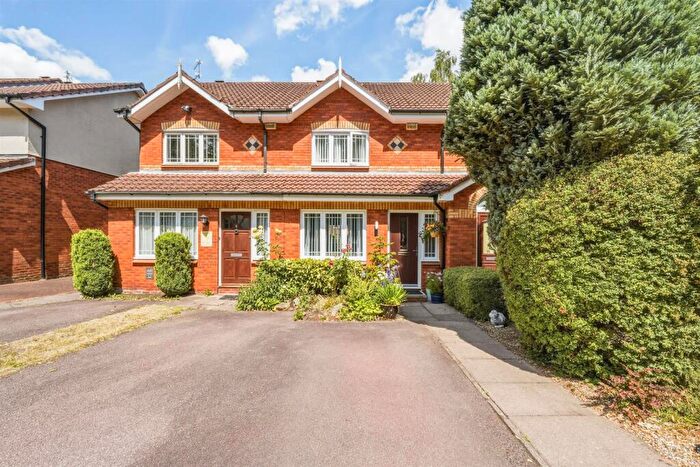 2 Bedroom Mews For Sale In Pickenham Close, Macclesfield, SK11