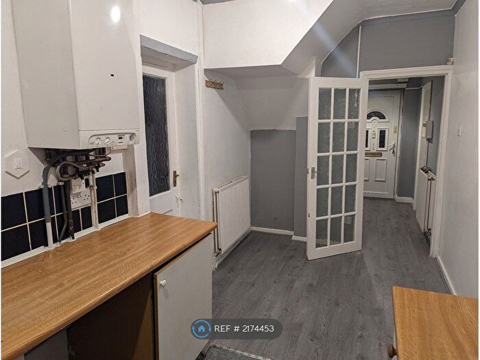 3 Bedroom Semi-Detached House To Rent In Thirmere Drive, Manchester, M38