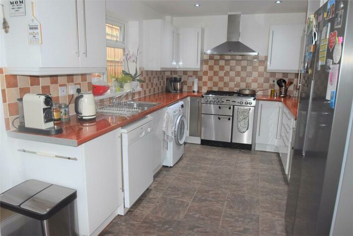 3 Bedroom Property To Rent In Hemwood Road, Windsor, Berkshire, SL4