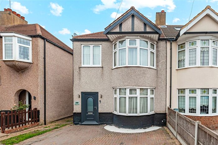 3 Bedroom End Terrace House For Sale In Pettits Lane North, Rise Park, RM1