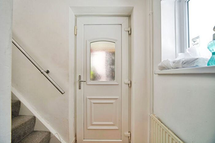3 Bedroom End Of Terrace House For Sale In Barclay Road, London, N18