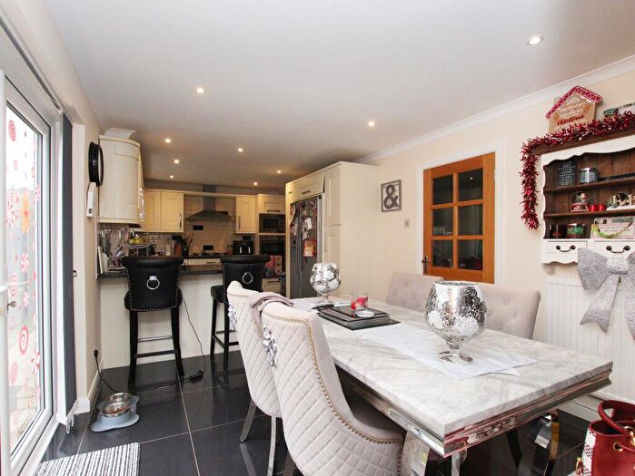 5 Bedroom Detached House For Sale In Heol Faenor, Beddau, CF38