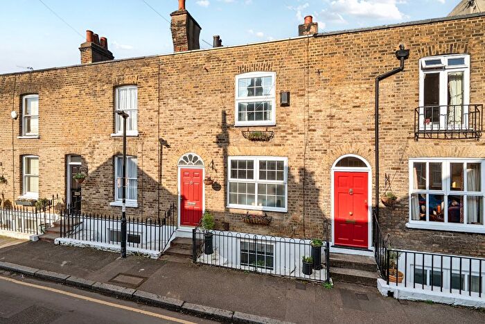 2 Bedroom Detached House For Sale In Straightsmouth, London, SE10