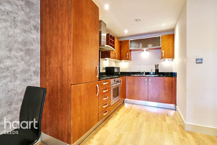 1 Bedroom Flat For Sale In Armouries Way, Leeds, LS10