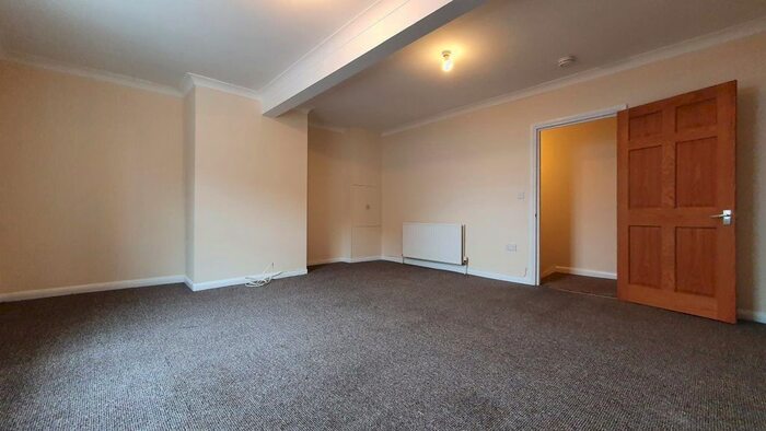 2 Bedroom Flat To Rent In High Street, Watford, WD17