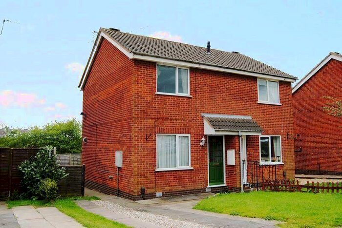 2 Bedroom Semi-Detached House To Rent In Chelmsford Drive, Grantham, NG31