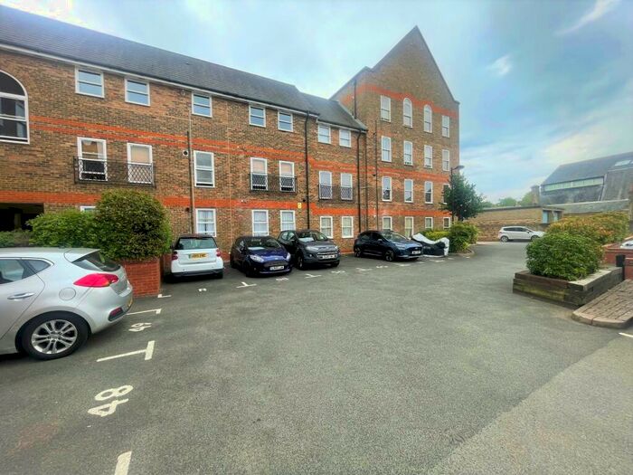 2 Bedroom Apartment To Rent In Station Road, Ware, SG12