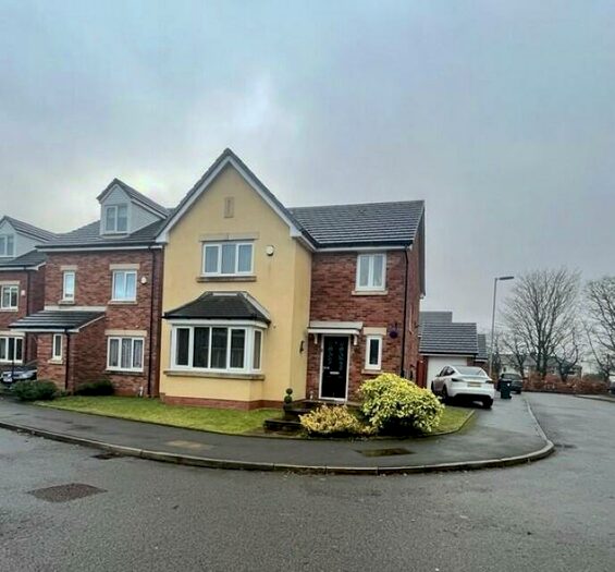 4 Bedroom houses for sale in Bolton