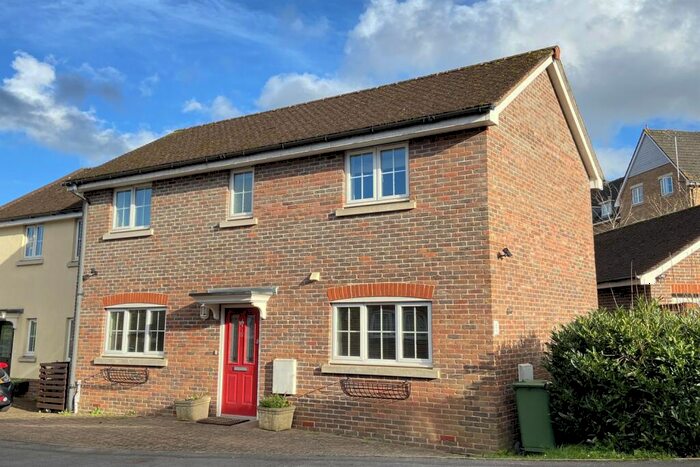 3 Bedroom House To Rent In Chineham, Basingstoke, RG24