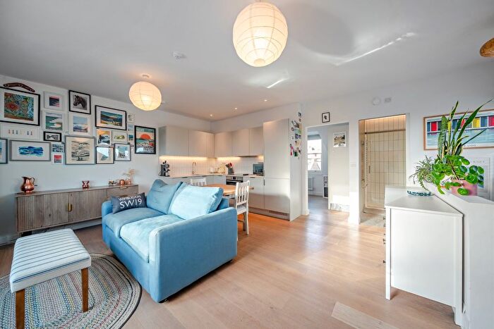 1 Bedroom Flat For Sale In Griffiths Road, Wimbledon, London, SW19