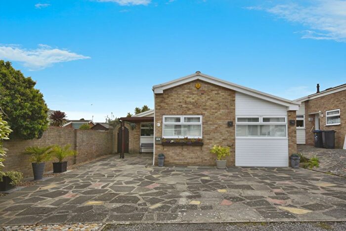 1 Bedroom Detached Bungalow For Sale In Yardhurst Gardens, Margate, Kent, CT9