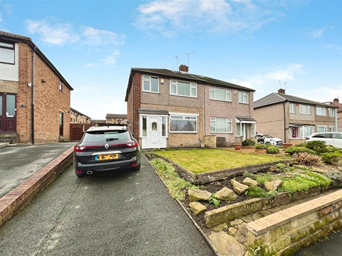 3 Bedroom Semi Detached House For Sale In Hall Avenue, Bradford, BD2