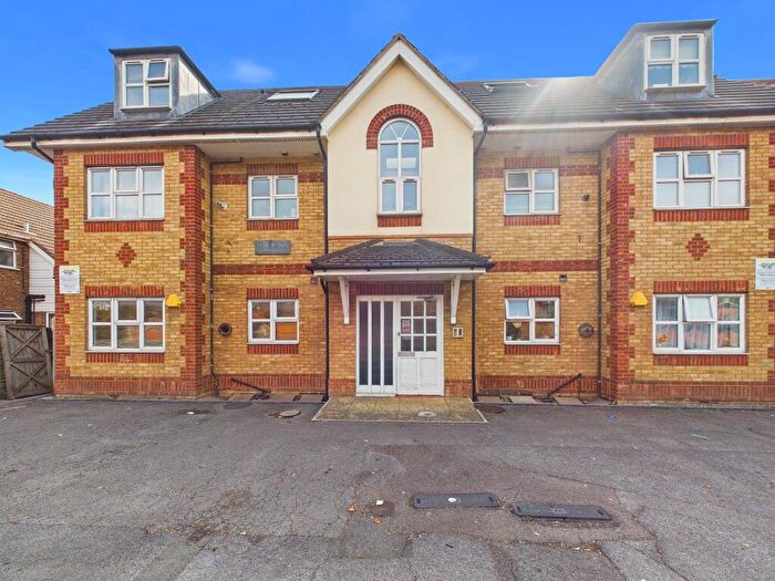 1 Bedroom Flat For Sale In Station Approach, South Ruislip, HA4