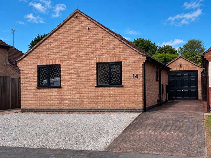 2 Bedroom Detached Bungalow For Sale In Woodbank, Burbage, LE10