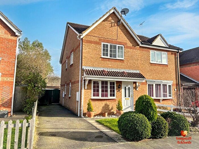 3 Bedroom Semi-Detached House For Sale In Kesteven Way, Bourne, PE10