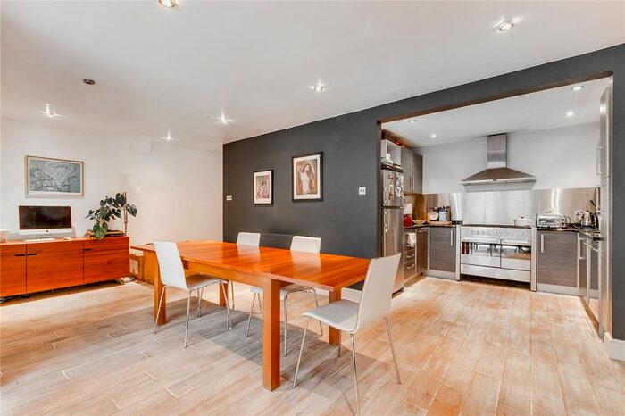 2 Bedroom Flat To Rent In Hammersmith Grove, London, W6