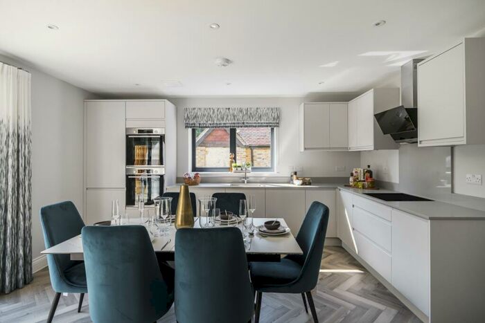 4 Bedroom End Of Terrace House To Rent In Manor Lane Longfield, DA3
