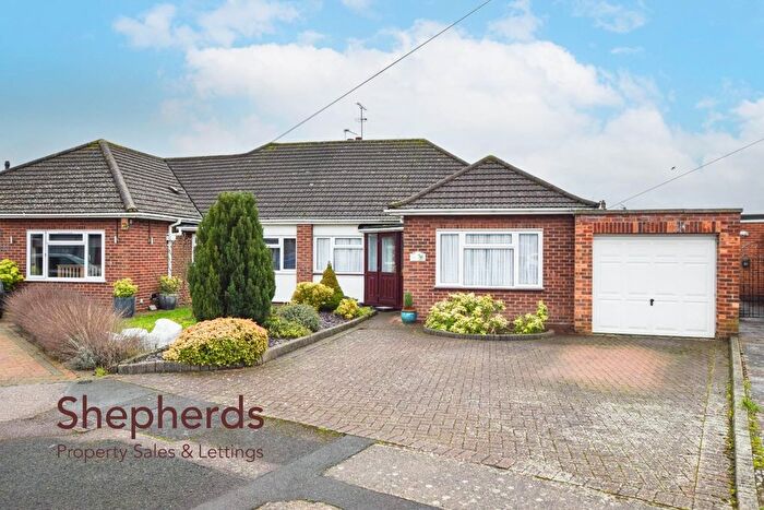 3 Bedroom Semi-Detached Bungalow For Sale In Maybury Avenue, West Cheshunt, Hertfordshire, EN8
