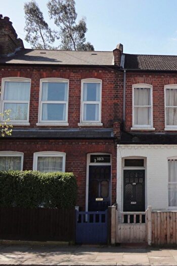 2 Bedroom Terraced House For Sale In Ravenslea Road, London, SW12