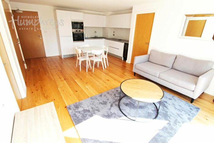 2 Bedroom Apartment To Rent In Arden Gate, William Street - - Viewings, B15