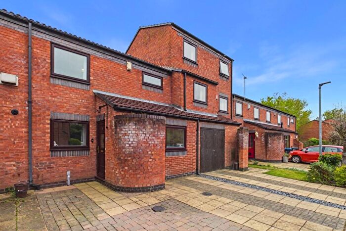 2 Bedroom Terraced House For Sale In Baristow Close, Chester, CH2