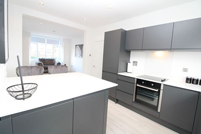 3 Bedroom Maisonette To Rent In Grosvenor Road, West Wickham, BR4