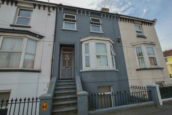 1 Bedroom Flat To Rent In Susans Road, Eastbourne, BN21