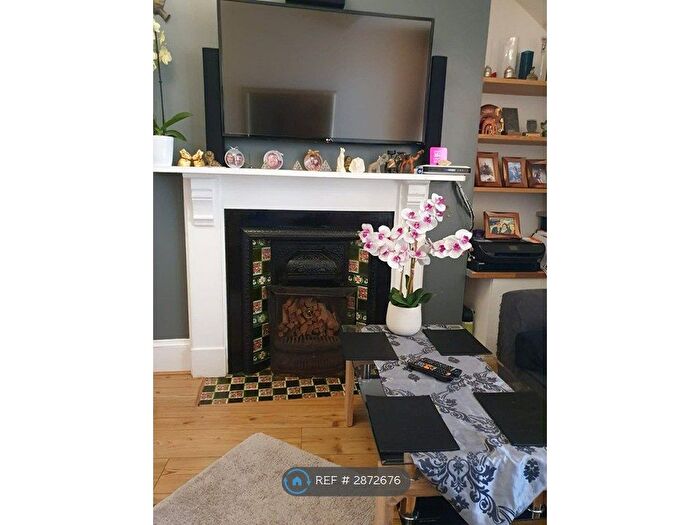 2 Bedroom Flat To Rent In Froghall Road, Aberdeen, AB24