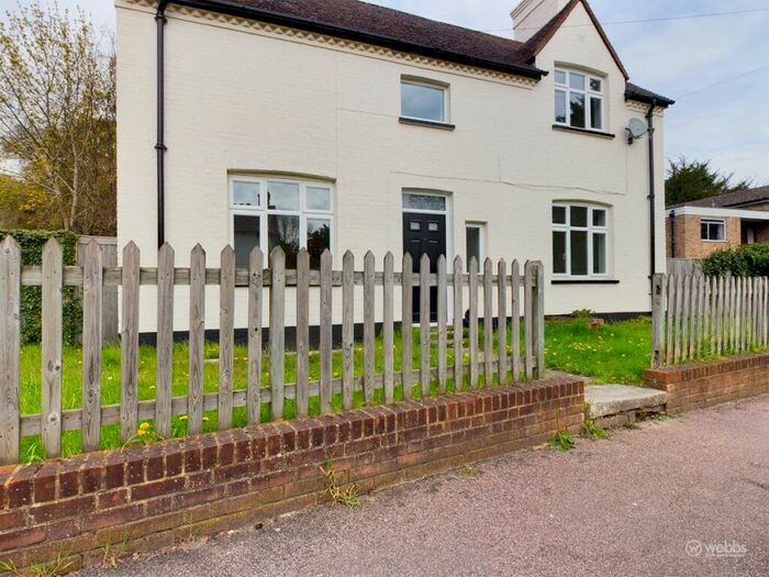 3 Bedroom Detached House To Rent In Addington Village Road, Croydon, CR0