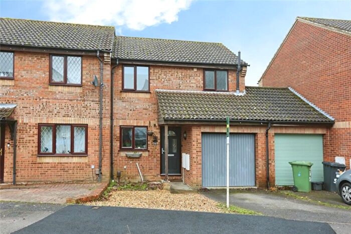 3 Bedroom Semi-Detached House For Sale In Woodstock Close, Hedge End, Southampton, Hampshire, SO30