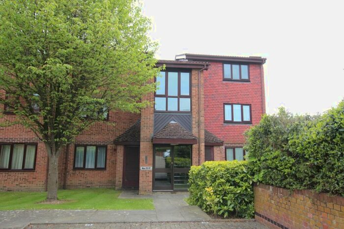 1 Bedroom Flat To Rent In Tanyard Close, Horsham, RH13