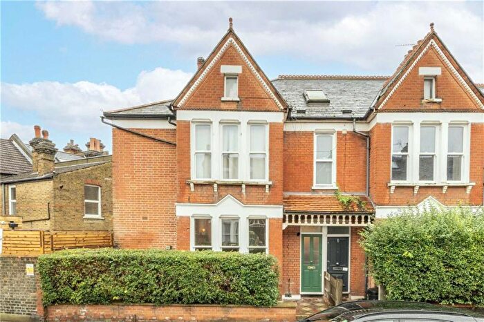 2 Bedroom Flat For Sale In Yukon Road, Balham, SW12