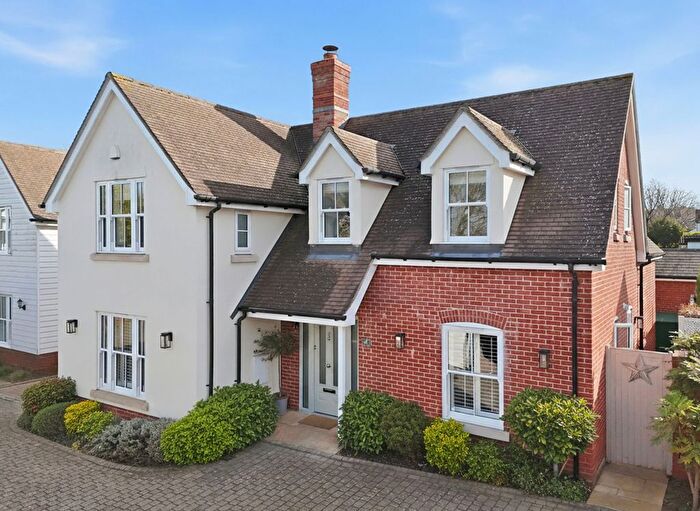 4 Bedroom Detached House For Sale In Station Road, Billericay, CM12